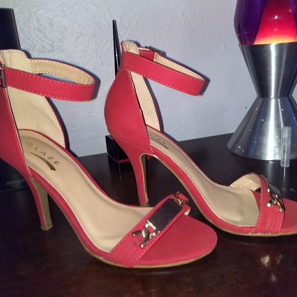 Sexy Red Heels! Glaze ® CFMs 7.5 - Picture 1 of 4